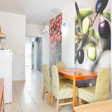 Apartment By The Sea Seget Vranjica, - 13771 *